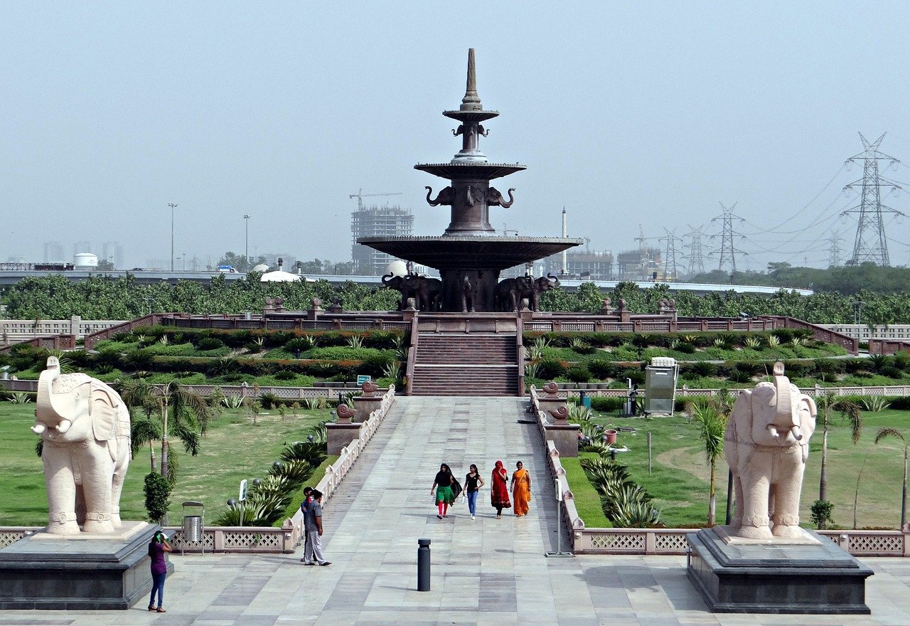 Jaipur to Noida Taxi Service